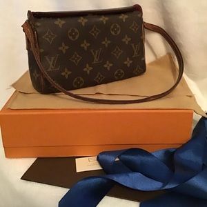 Louis Vuitton small Purse authentic
